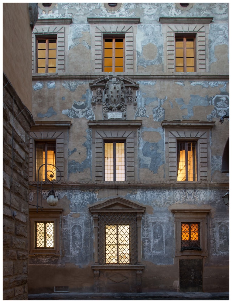 Hotel Bavaria 1/32
