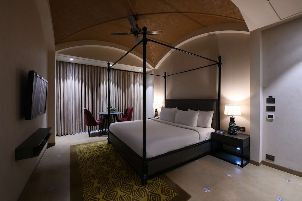 فيلا بسرير كينج بشرفة، Radisson Resort & Spa Kandla 3/6