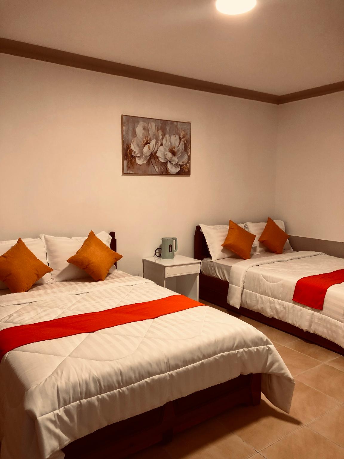 غرفة ثلاثية بسرير مزدوج وسرير فردي، Delight Hotel 2/2