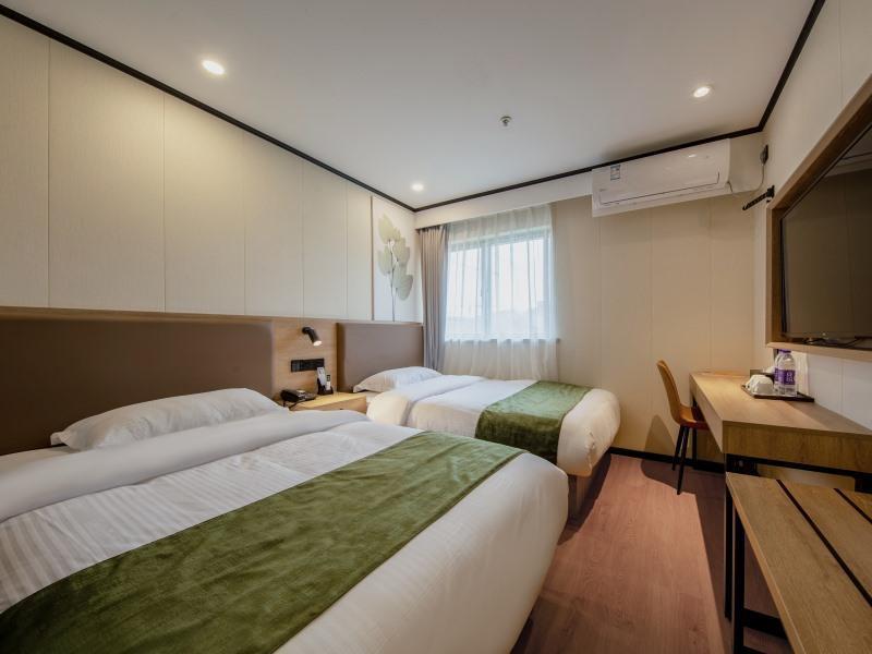BUSINESS, TWIN BEDS
