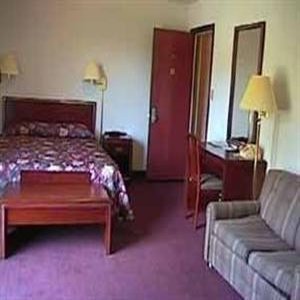 Highland Manor Inn 1/3