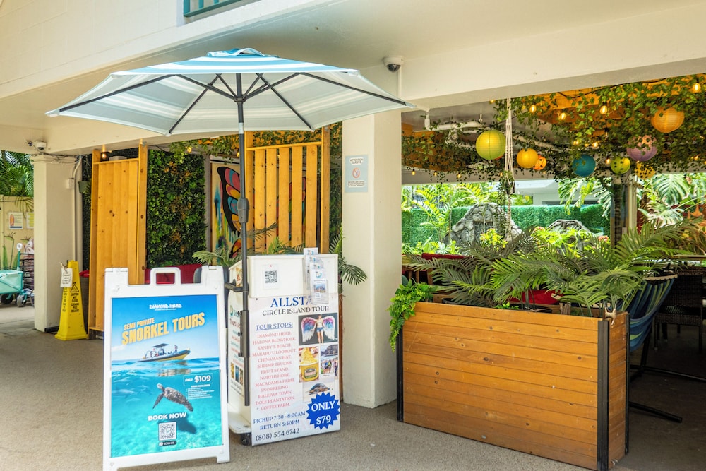 Waikiki Beachside Hostel 8/66