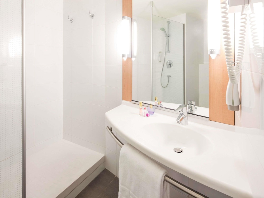 غرفة بسرير مزدوج، Ibis Barcelona Santa Coloma 6/6