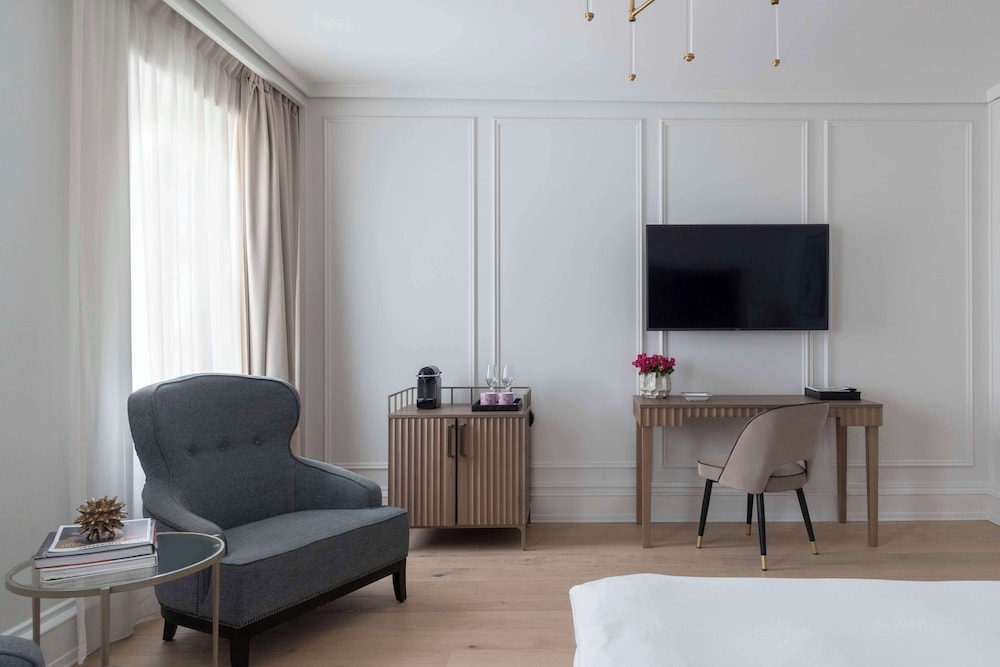 Grand Hotel Oslo by Scandic 77/83