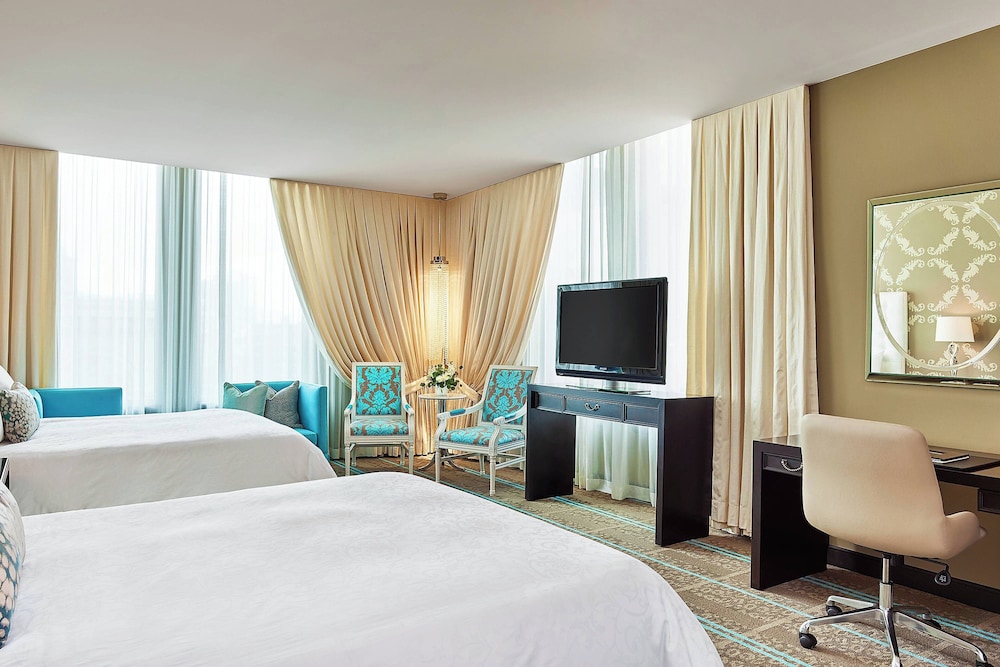 DELUXE, 2 QUEEN BEDS