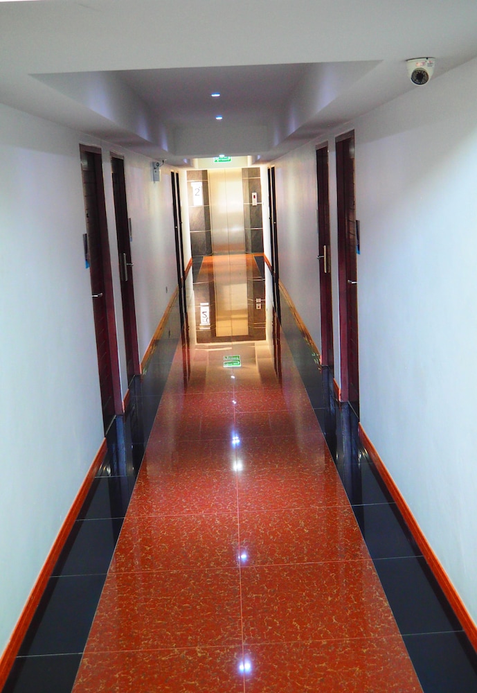 Blue Orchids Hotel 41/66