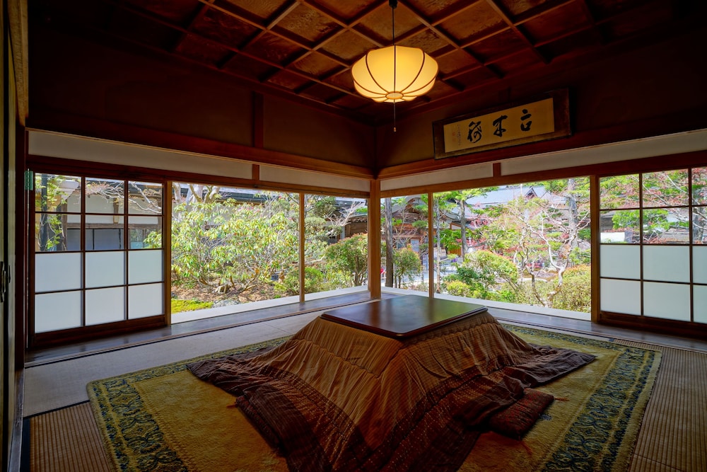 Koyasan Syukubo Ekoin 24/73