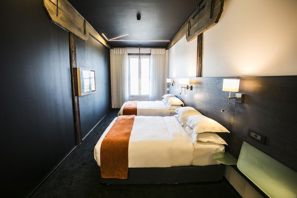 Signature Lux Hotel By Onomo Waterfront 23/79