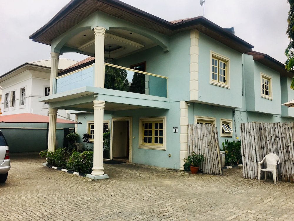 Topaz Luxury Suites & Apartments 31/40