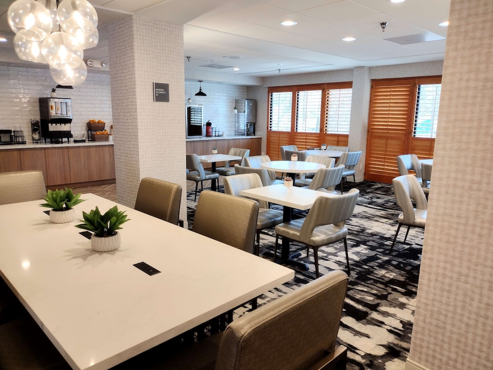 Best Western Plus Dalton Inn 28/38