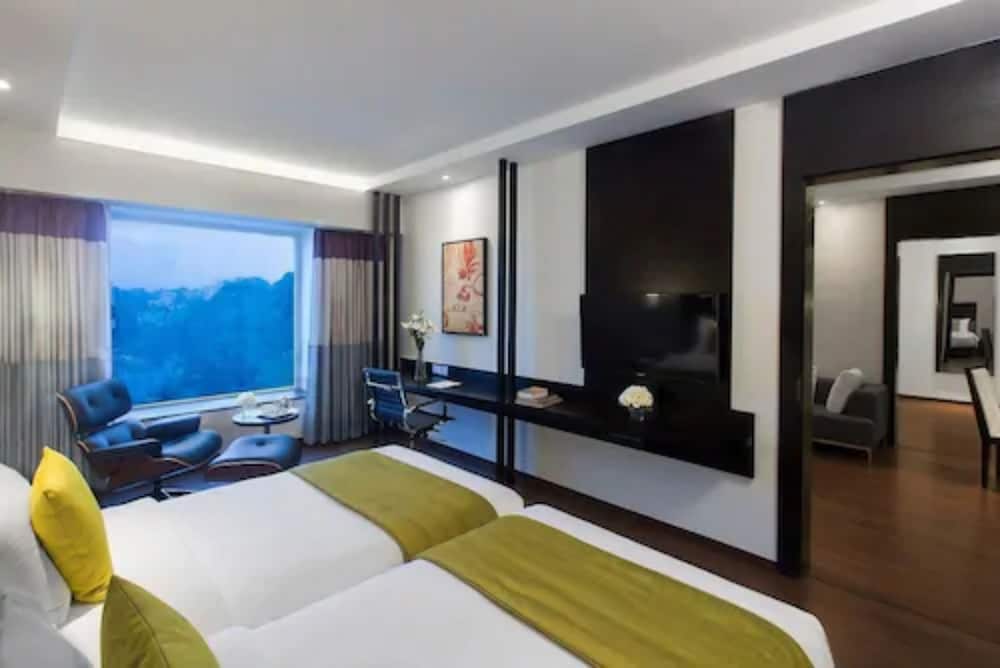 Hycinth Hotels 12/41