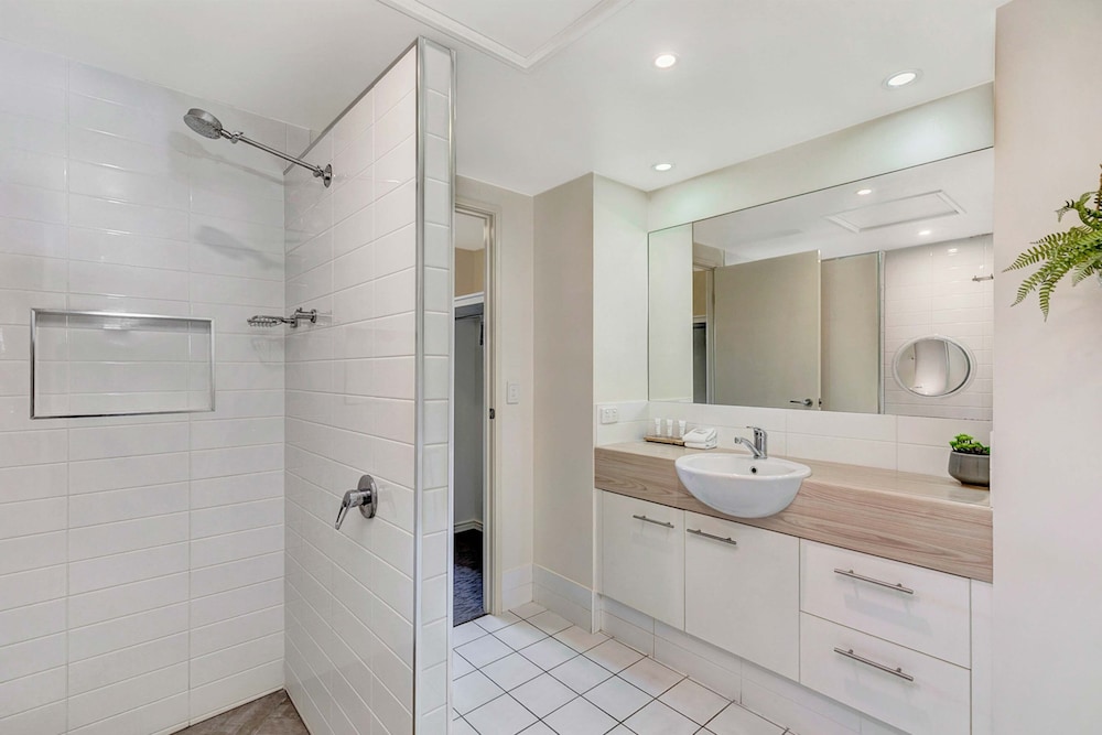 Ramada Encore by Wyndham Whale Cove Hervey Bay 56/57