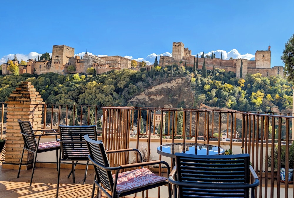 Apartamentos Alhambra 62/75