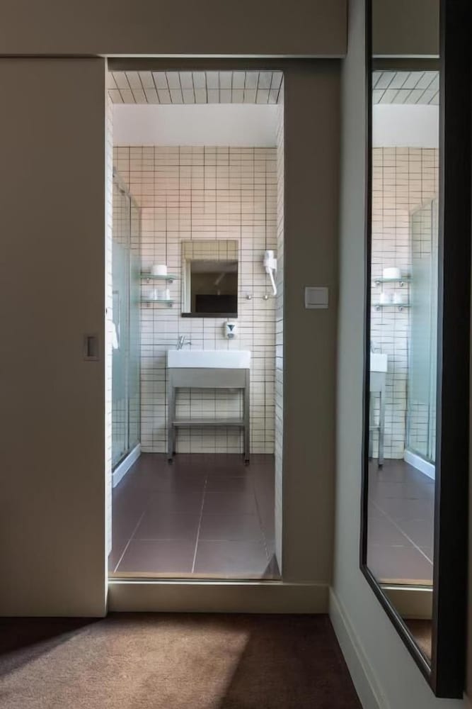 Riversuites 49/50