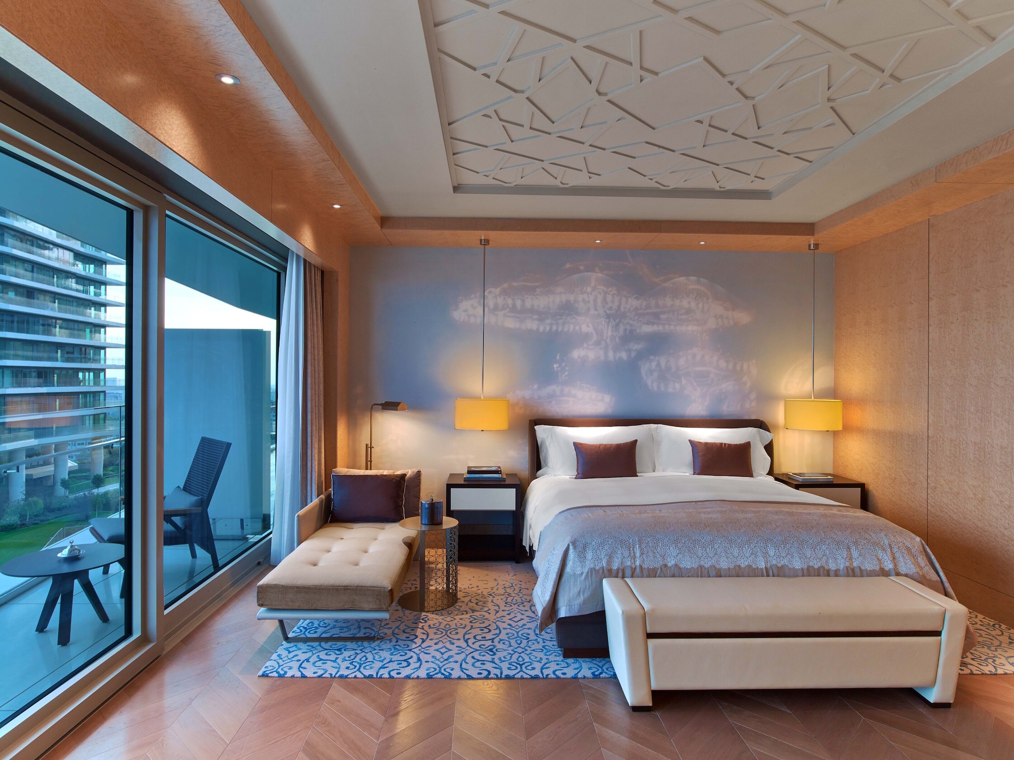 CITY, DELUXE, KING BED