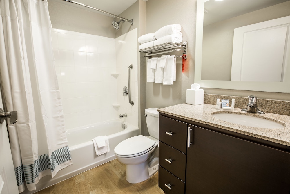 TownePlace Suites Laconia Gilford 12/33