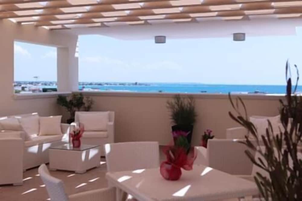 Hotel Perla Dello Ionio 18/21