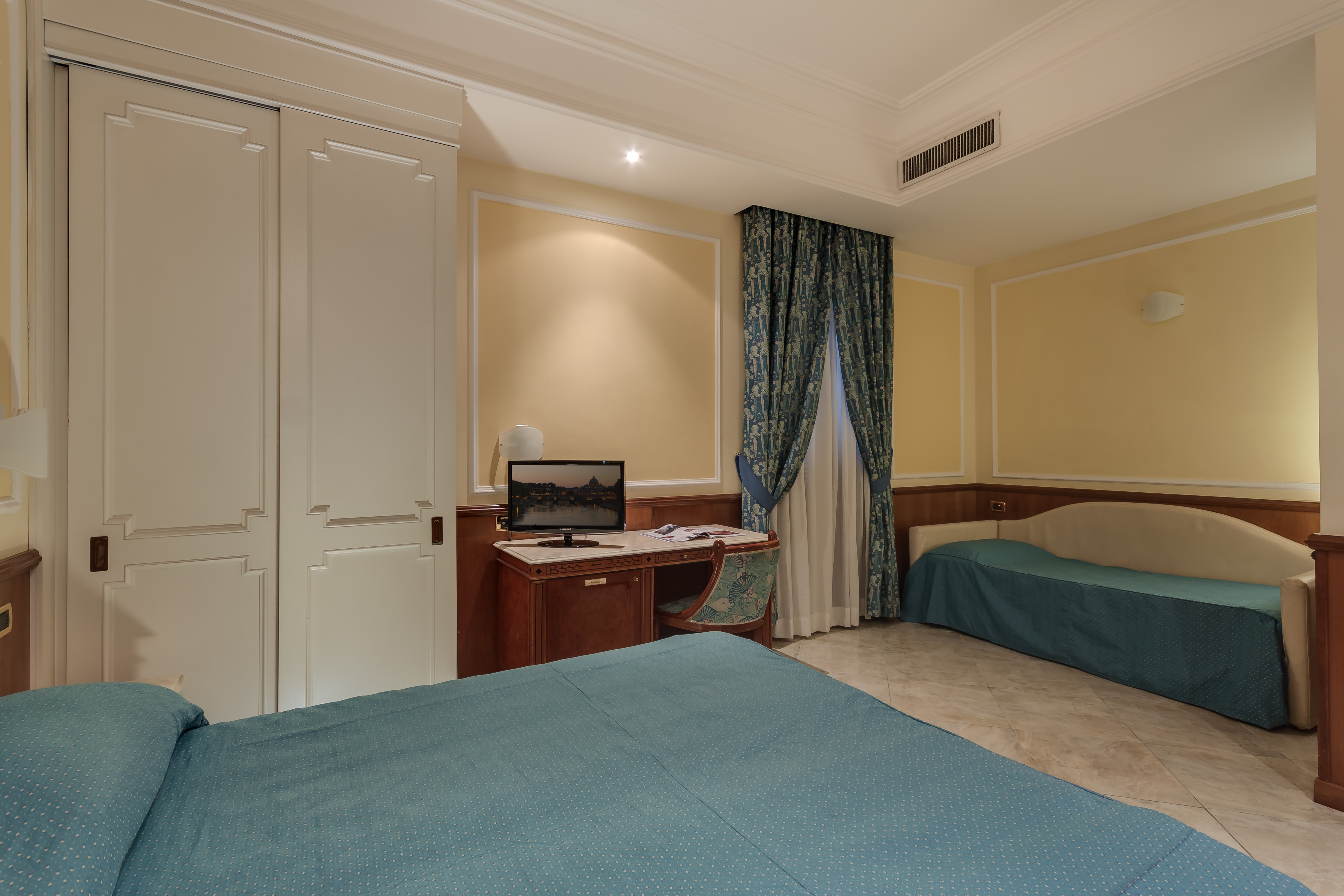 Hotel Borromeo 6/22