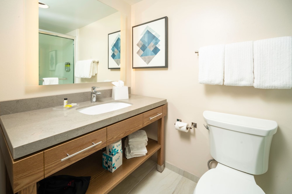 Candlewood Suites Charleston Mt Pleasant 16/44