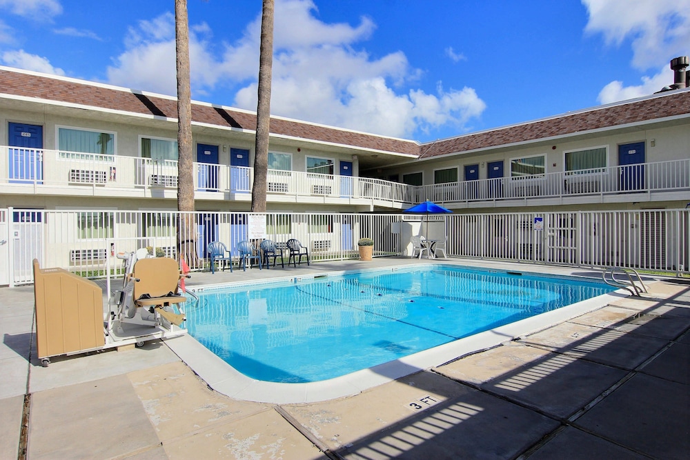 Motel6 Corpus Christi, TX - East - North Padre Island 51/58