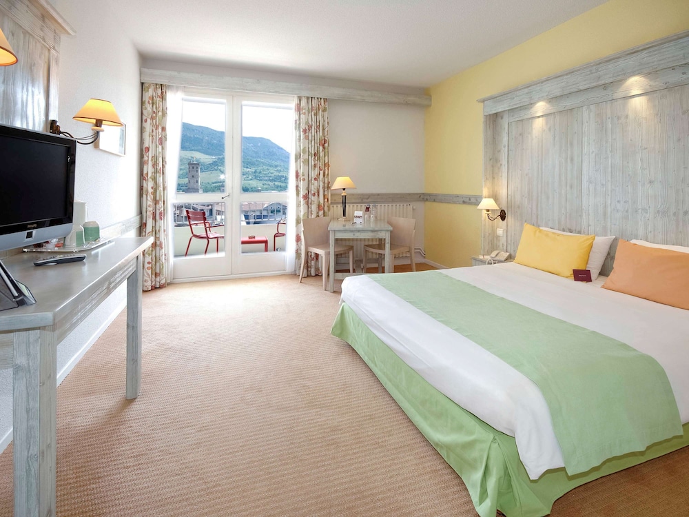 MERCURE MILLAU 18/50