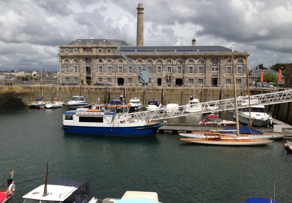 Drakes Wharf 25/34