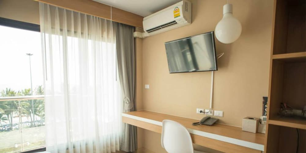 DELUXE, SEA VIEW