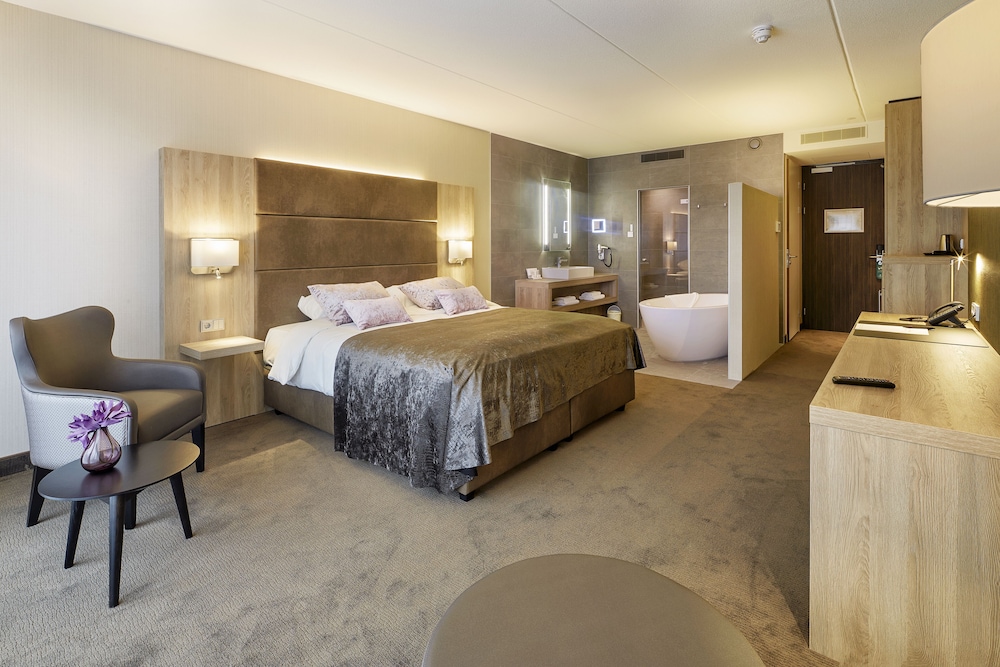 Van Der Valk Princeville 8/42