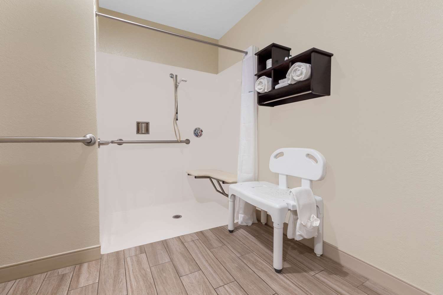 Travelodge by Wyndham Angels Camp CA 34/35
