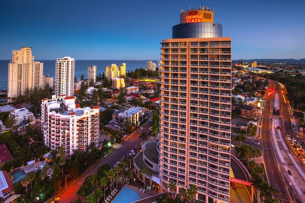 Crowne Plaza Surfers Paradise 23/77