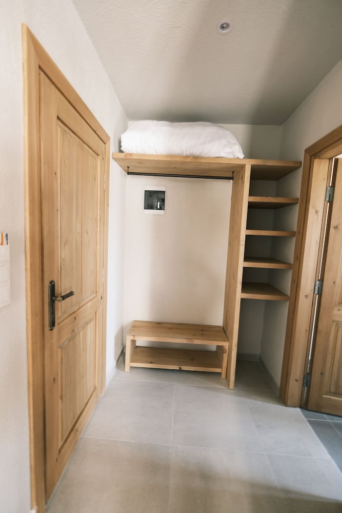 Nephos Hotel 25/50