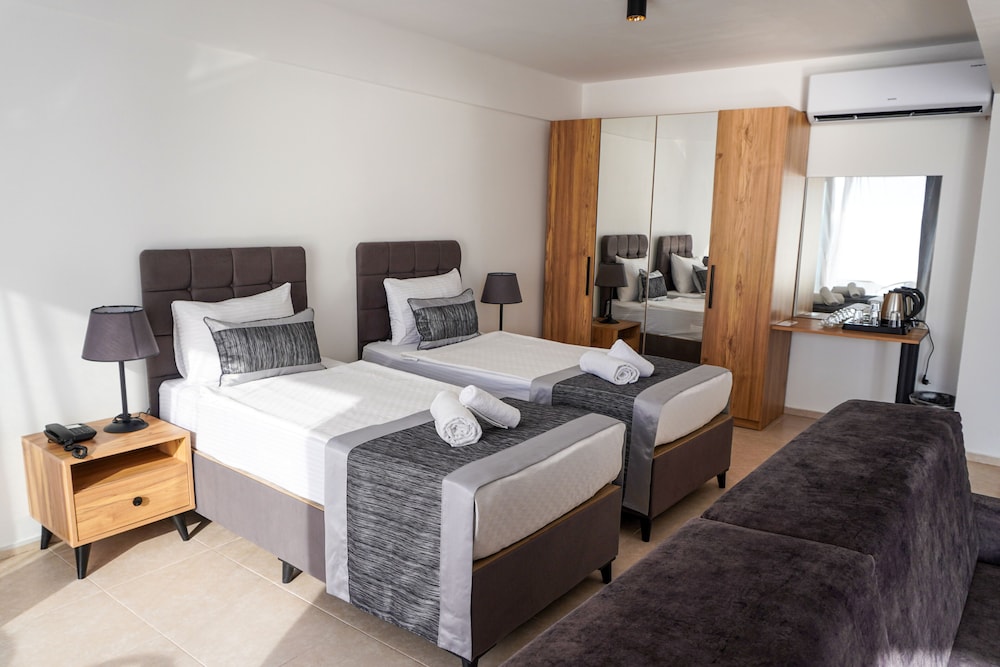 Ni Marin Hotel 5/40