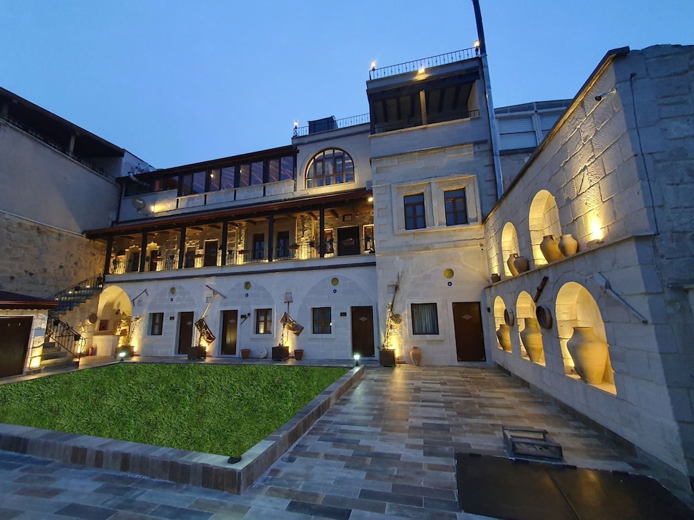 Mesken Cave Suites 42/50