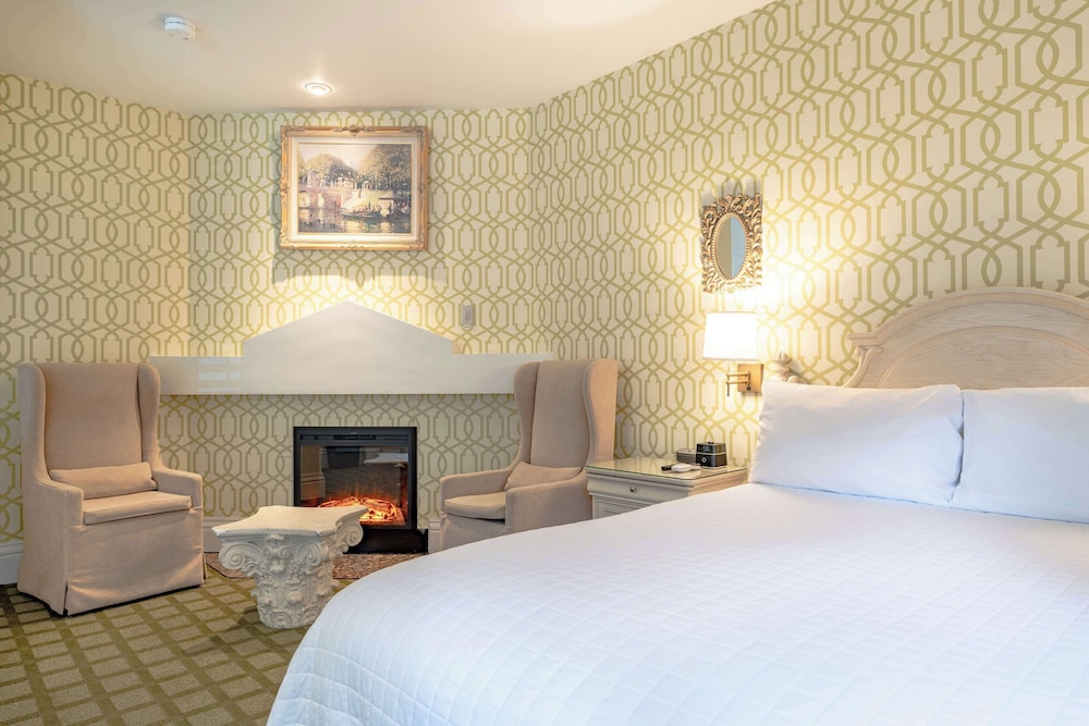 Standard, King Bed, Accessible