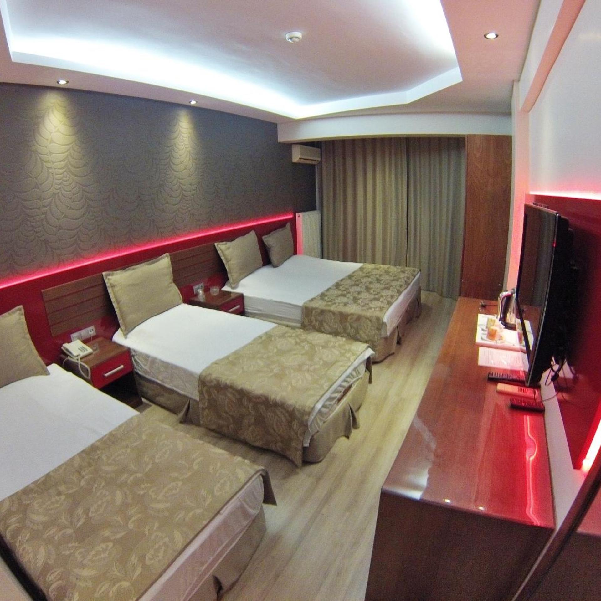 Anil Hotel 26/56