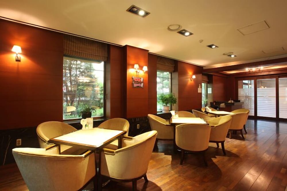 KARAK TOURIST HOTEL 30/50
