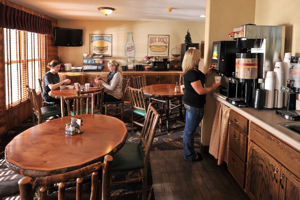 Boarders Inn & Suites by Cobblestone Hotels - Waukon 19/25