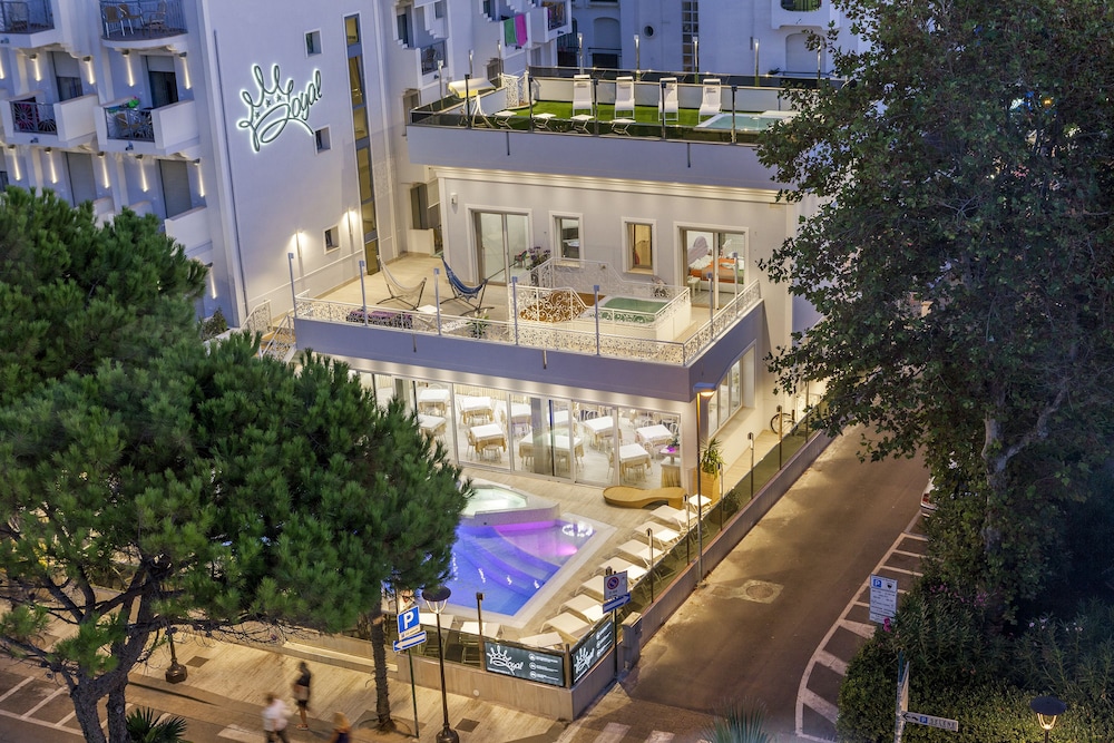 Hotel Royal 5/50