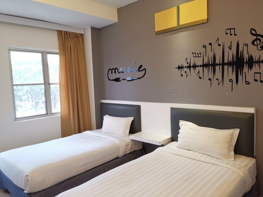 Hotel Zamburger Plaza Mahkota 25/67