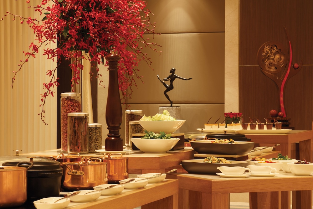 TRIDENT BANDRA KURLA 8/67