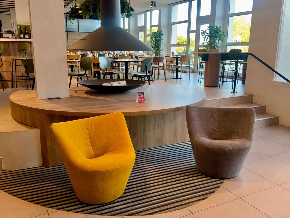 MERCURE ROUEN VAL DE REUIL 28/50