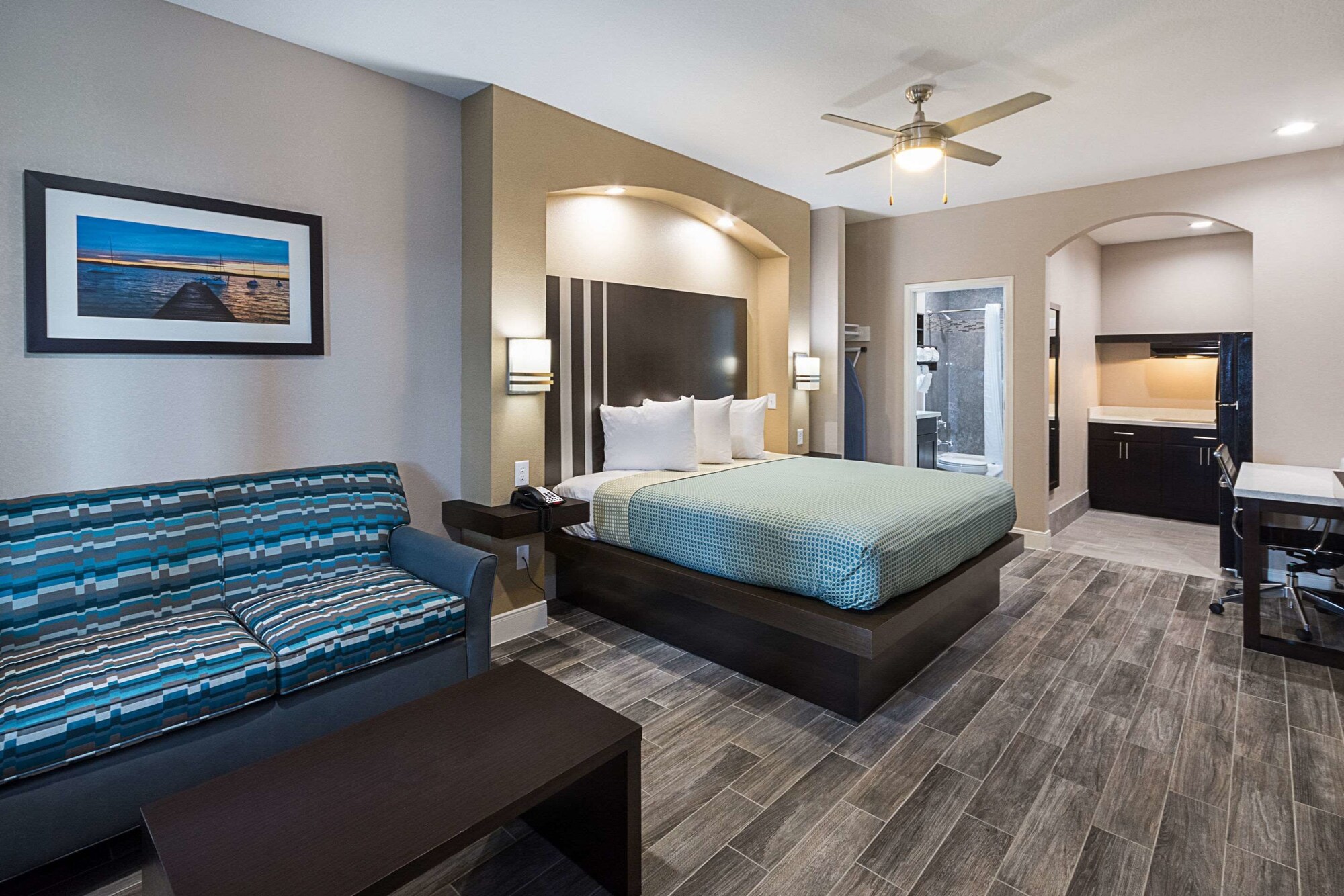 ROOM, KING BED, ACCESSIBLE