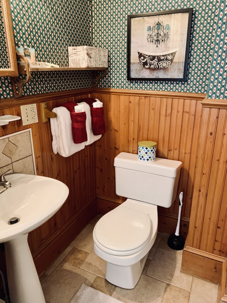 Captain Mey's Inn 47/55