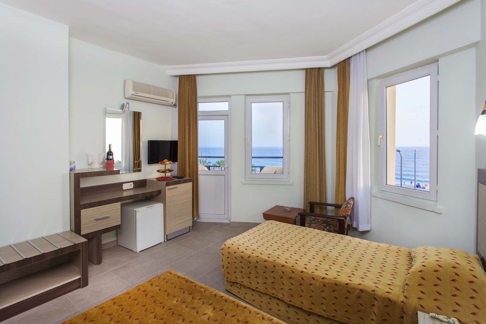 Kleopatra Beach Hotel 59/59