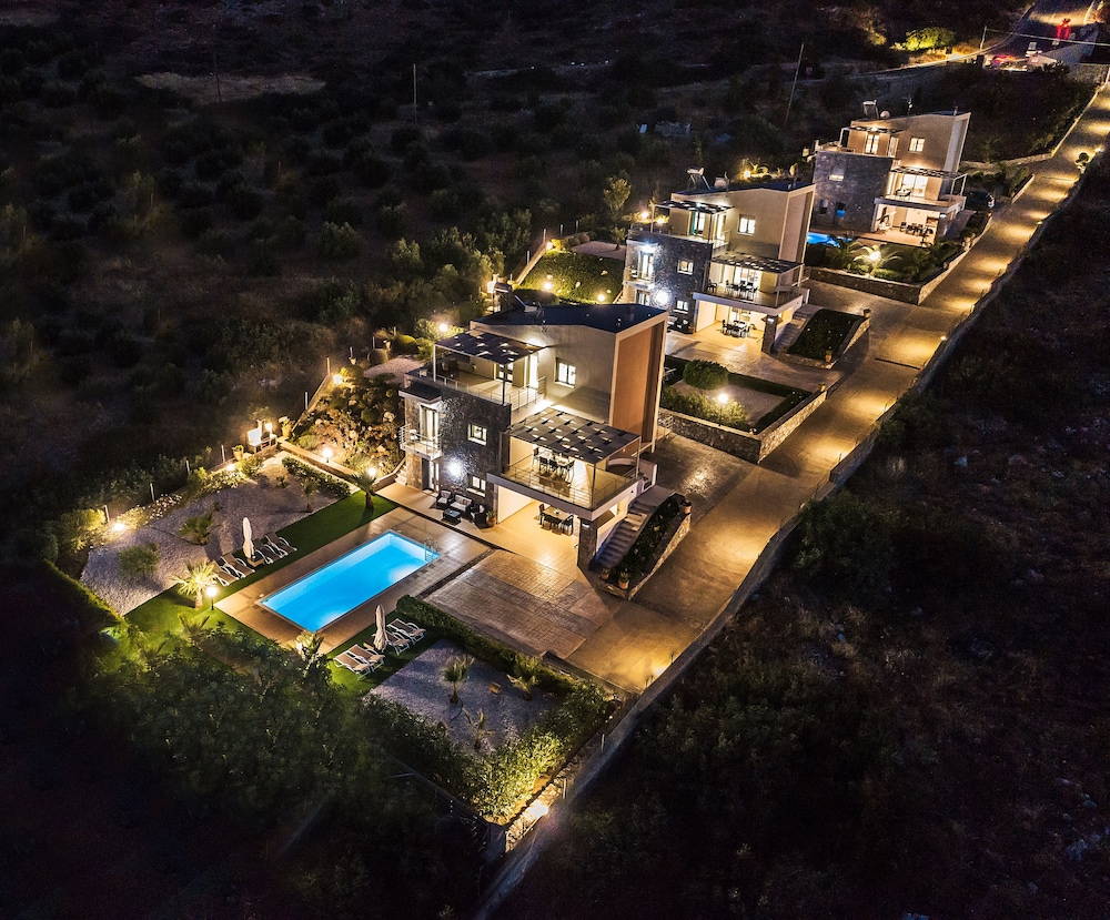 Aroma Villas 36/42