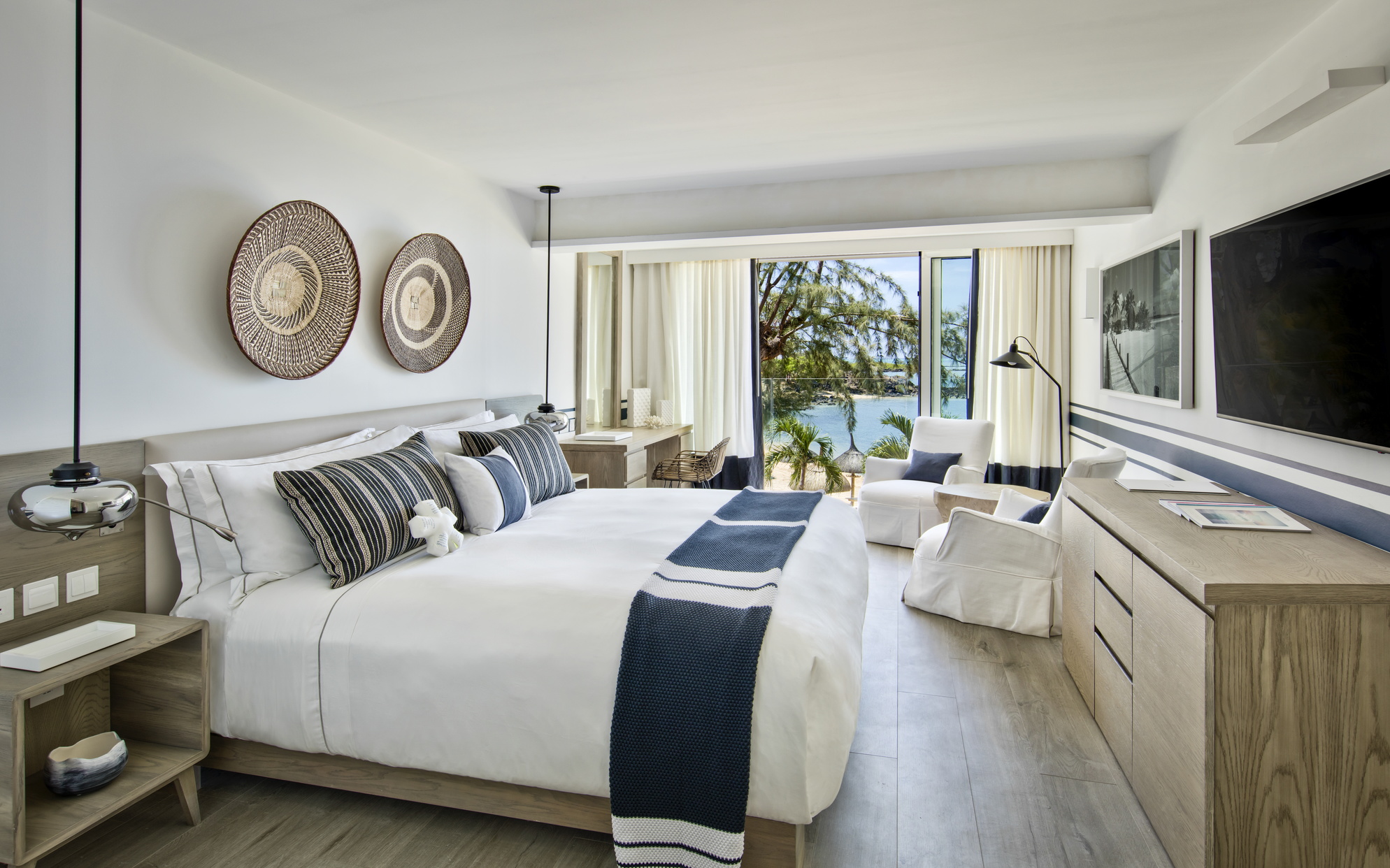 Lux* Suite