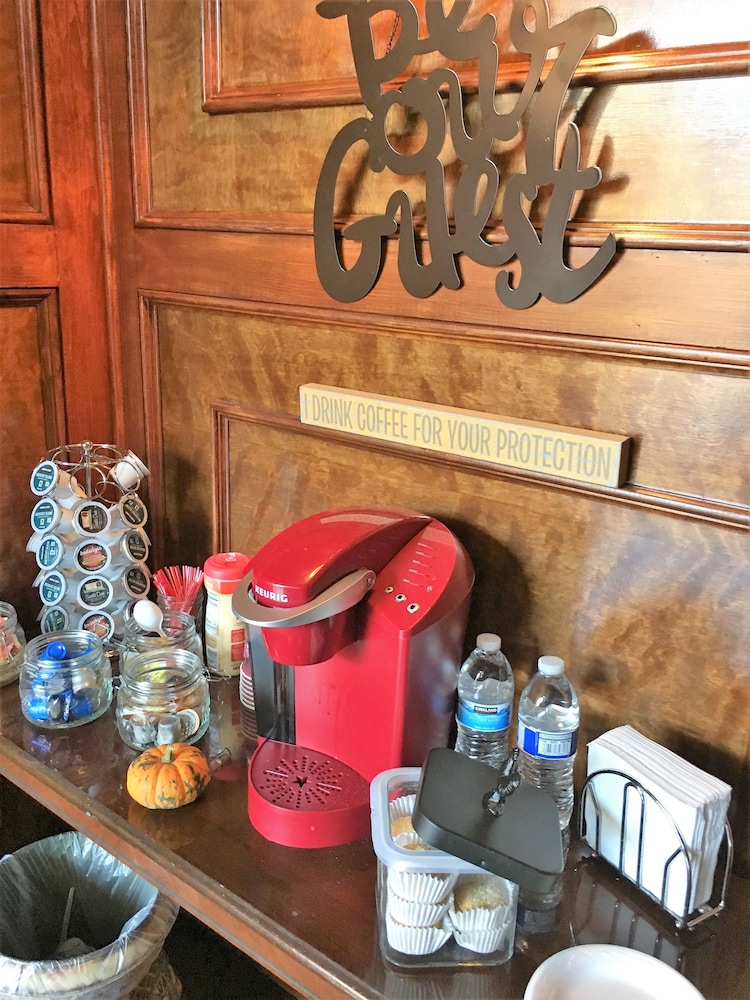 Colts Neck Inn Hotel 47/64