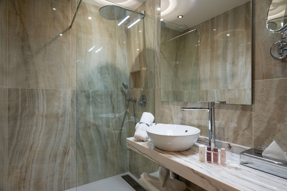 Brit Hotel Paris Orly 35/43