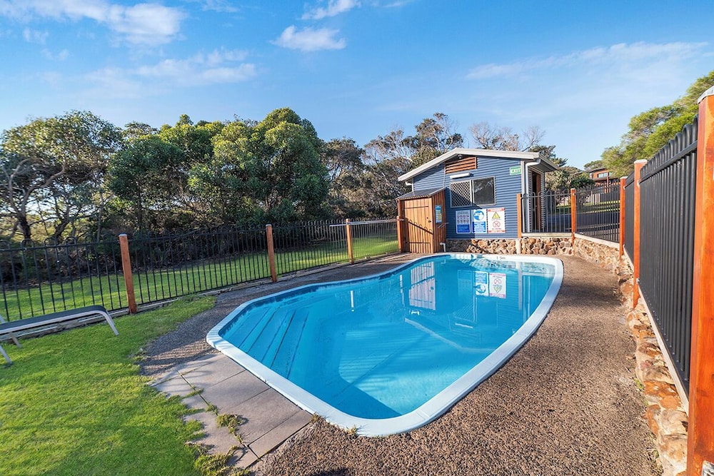 PORT CAMPBELL MOTOR INN 30/50