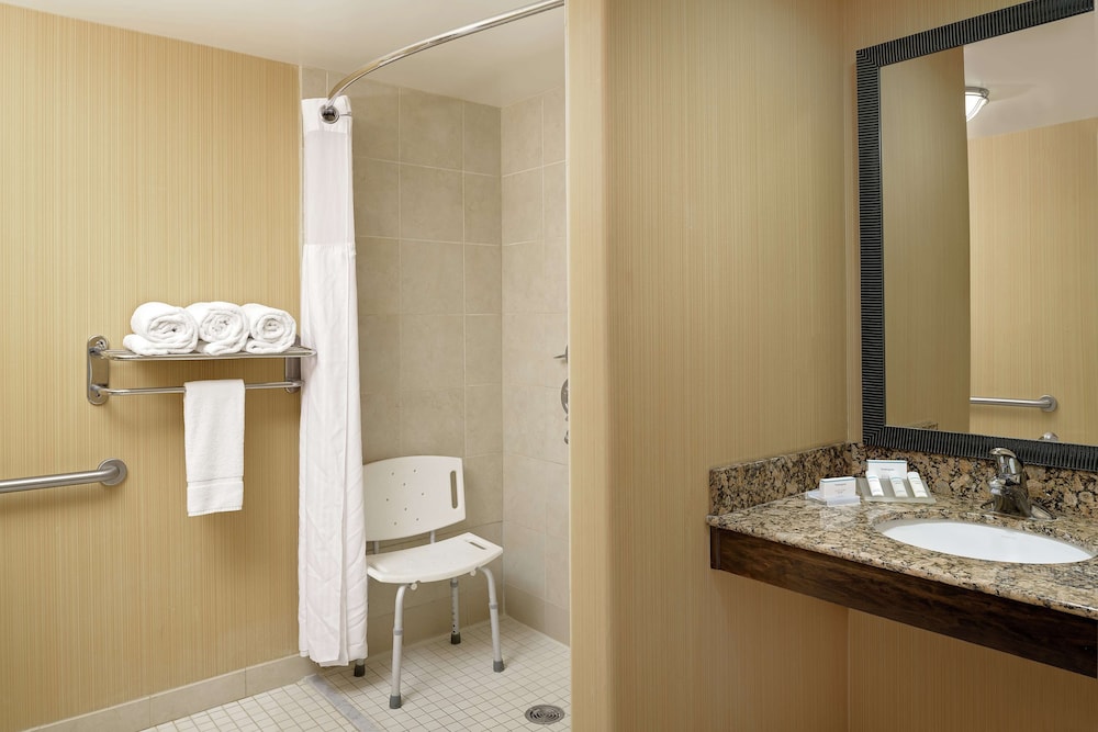 Hilton Garden Inn Fontana 10/46